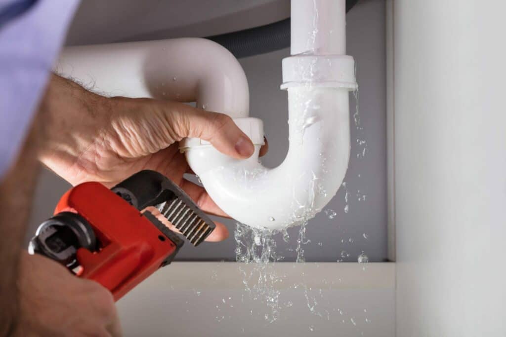 The Top 7 Plumbing Mistakes That Every Homeowner Should Avoid